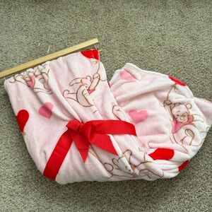 Disney Winnie The Pooh Valentines Day Plush Throw